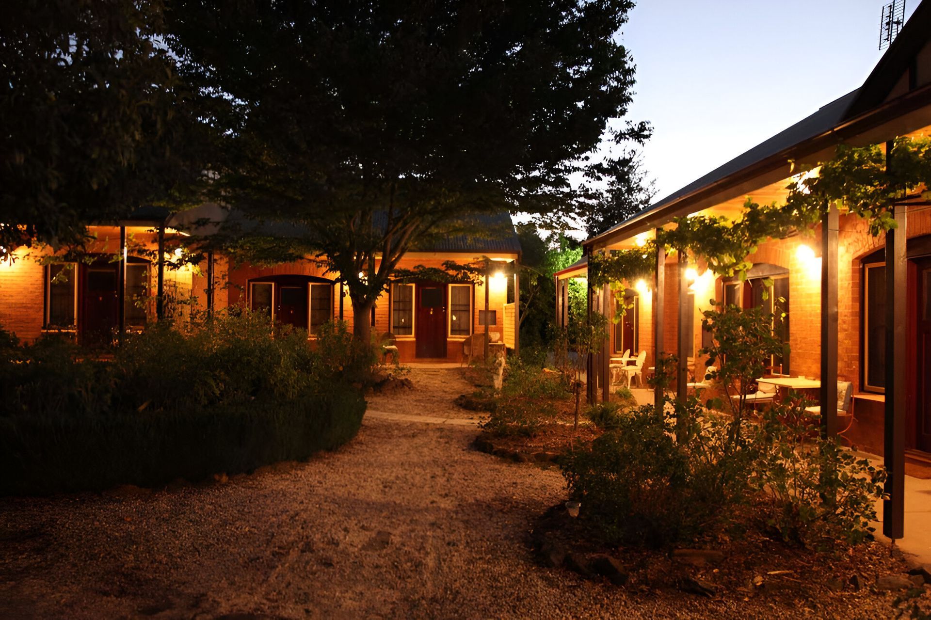 Motel exterior verandah at Quartz Reef Motel