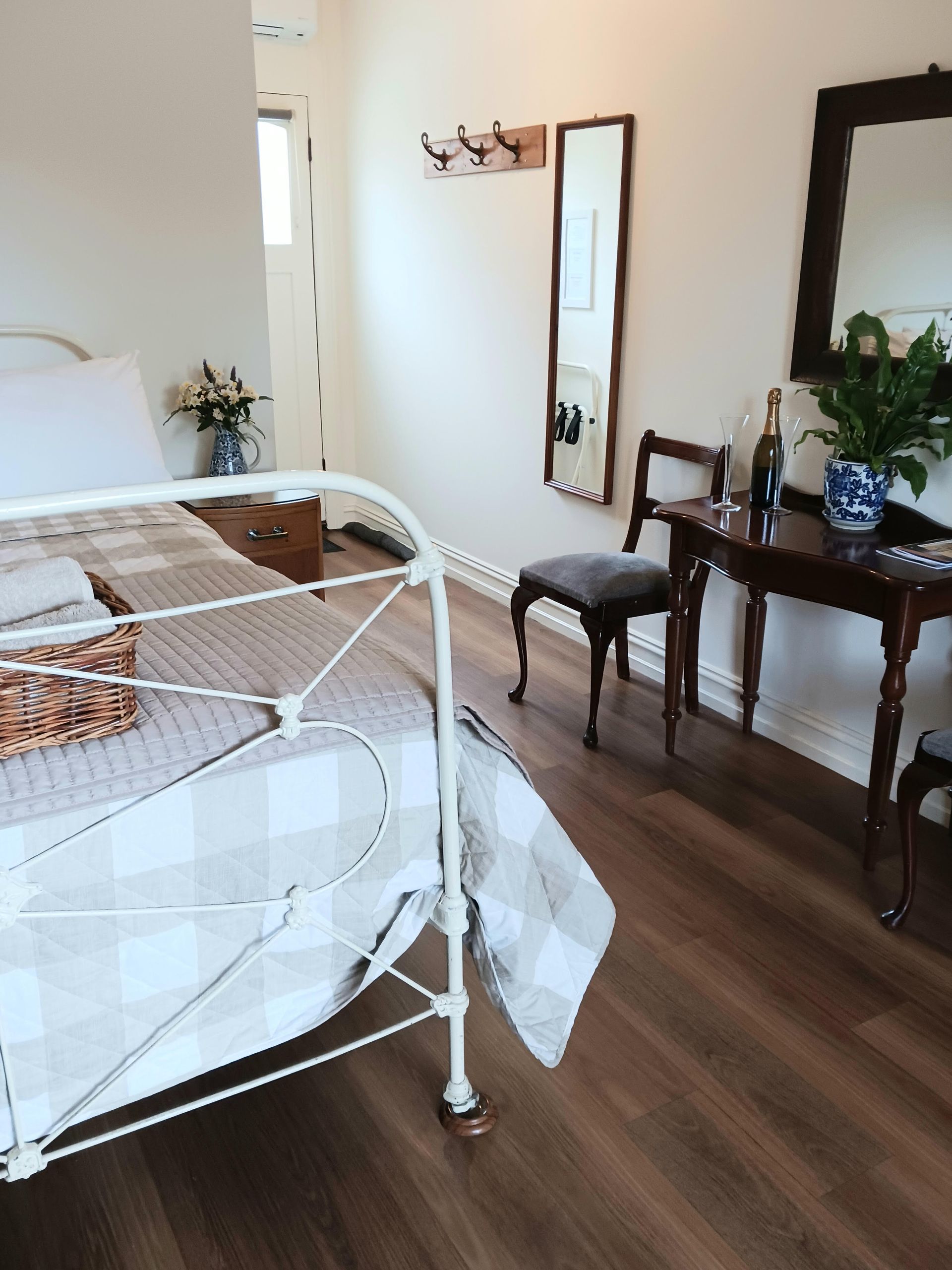 Double Room interior at Quartz Reef Motel